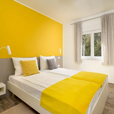 Elizabeta * Πούλα