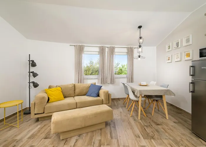 Elizabeta アパート プーラ