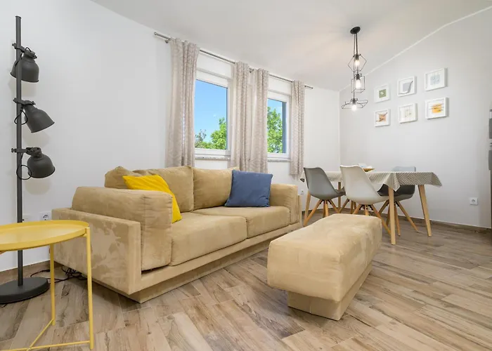 Elizabeta アパート プーラ