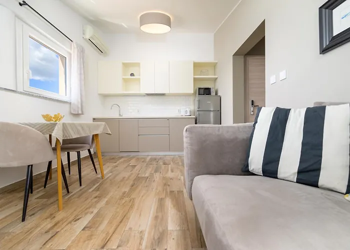 Elizabeta アパート プーラ