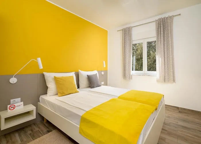 Elizabeta * プーラ