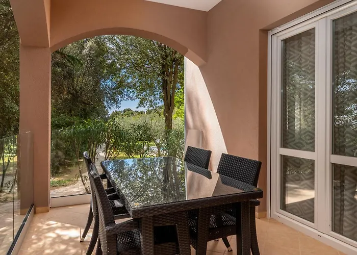 Elizabeta アパート プーラ