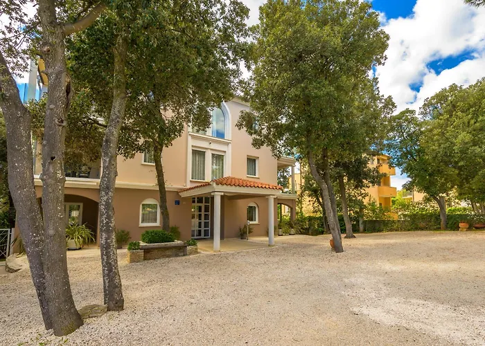 Elizabeta * プーラ